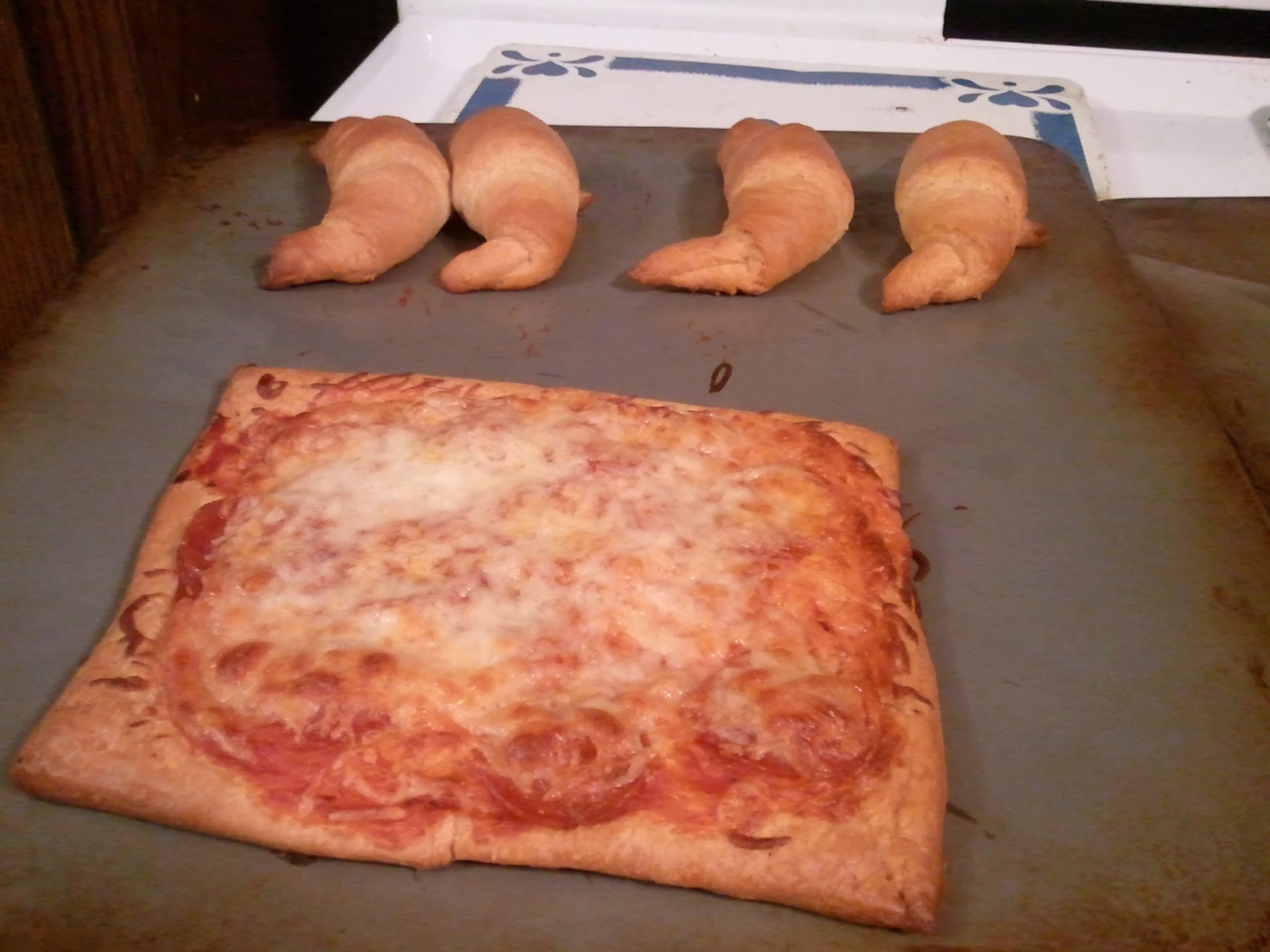 Directions Everyone loves pizza, but who the hell has time to make your own pizza dough when you have like, 45 kids to feed? Unroll dough intended for quick croissants, pinch the perforations together to make two rectangular sheets and—voila!—you’ve got pizza crust.